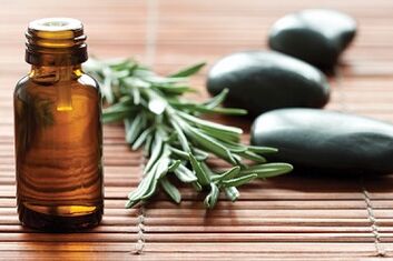 huile d'arbre à thé pour les mycoses des ongles des pieds